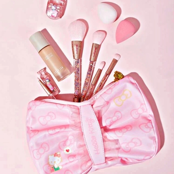 Hello Kitty Handbags - HELLO KITTY | Pink Bow Tie Shaped Makeup Bag / Travel Bag 10½" x 7½"